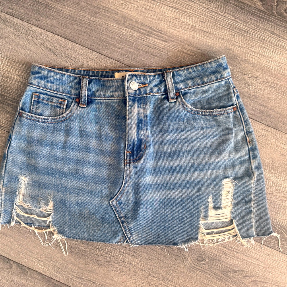 Pac Sun distressed jean mini skirt size 25